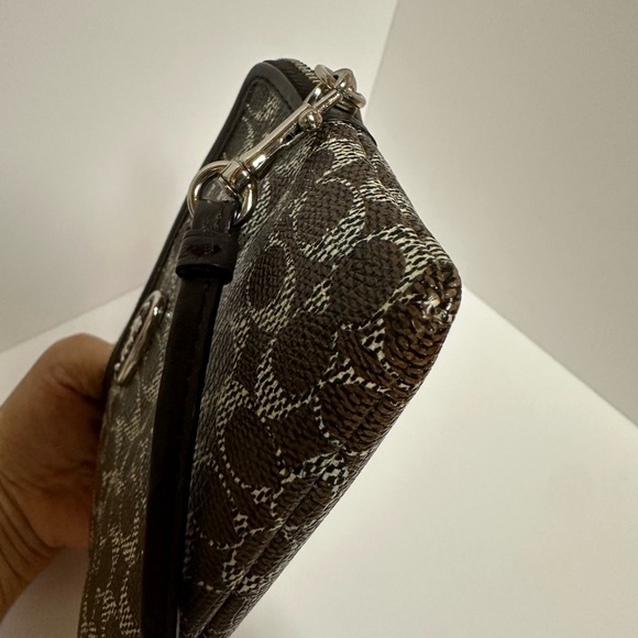 #38. Coach Signature Coated Canvas Small Wrislet, Choco Brown, VGUC - Picture 7 of 8